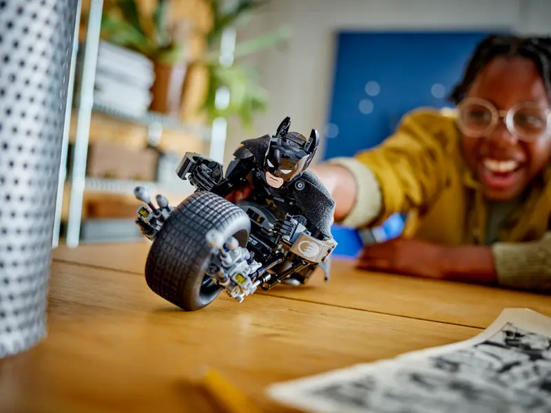 Lego SH Construction Figure and Bike 76273 - Image 5