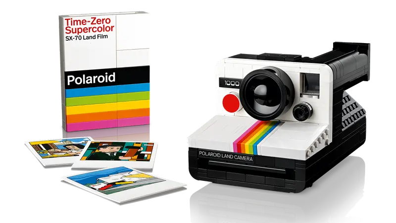 Lego Ideas Polaroid Camera 21345 - Image 3