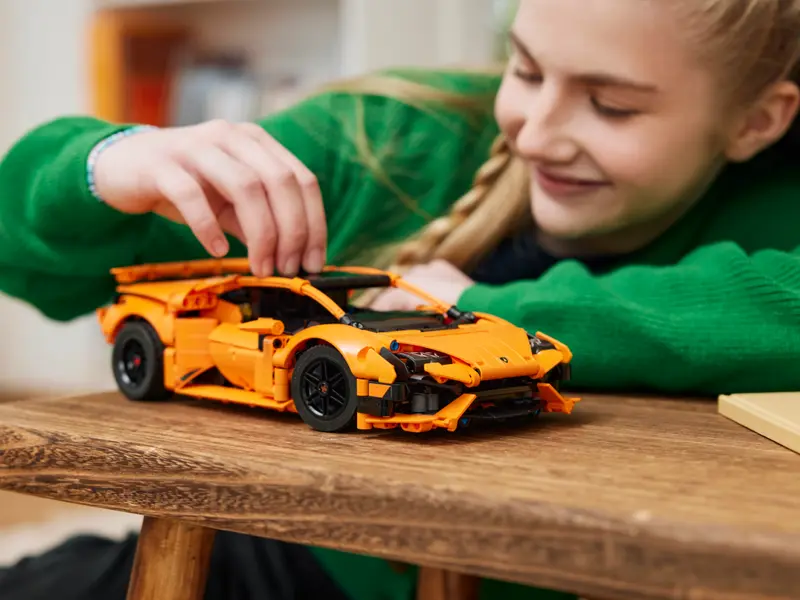 Lego Tech Lamborghini Huracan 42196 - Image 5