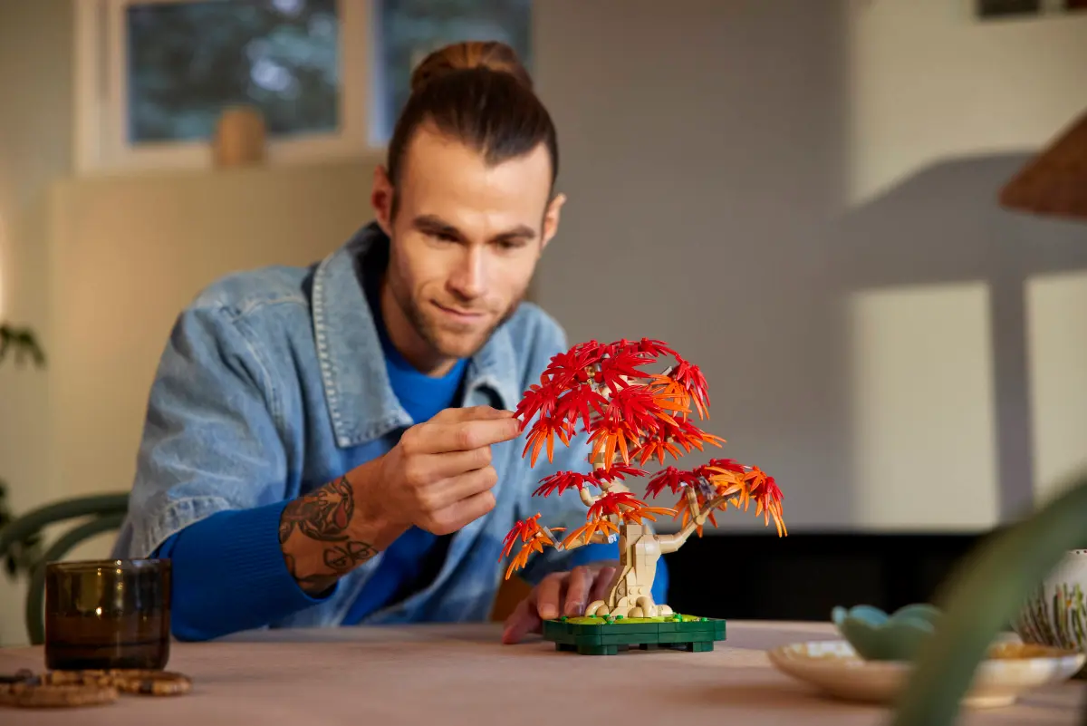 Lego Flowers Japanese Red Maple Bonsai 10348 - Image 5