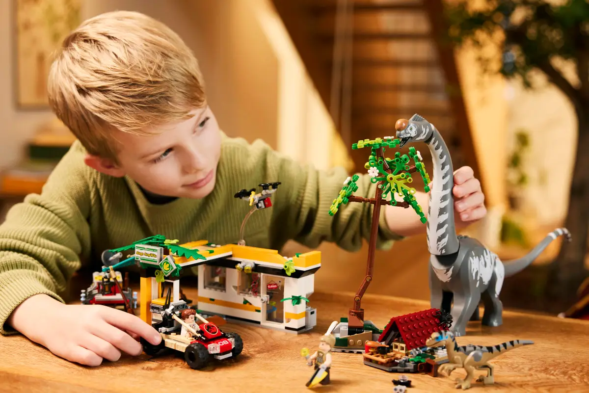 Lego Jurassic Raptor & Titanosaurus Tracking Mission 76973 - Image 4