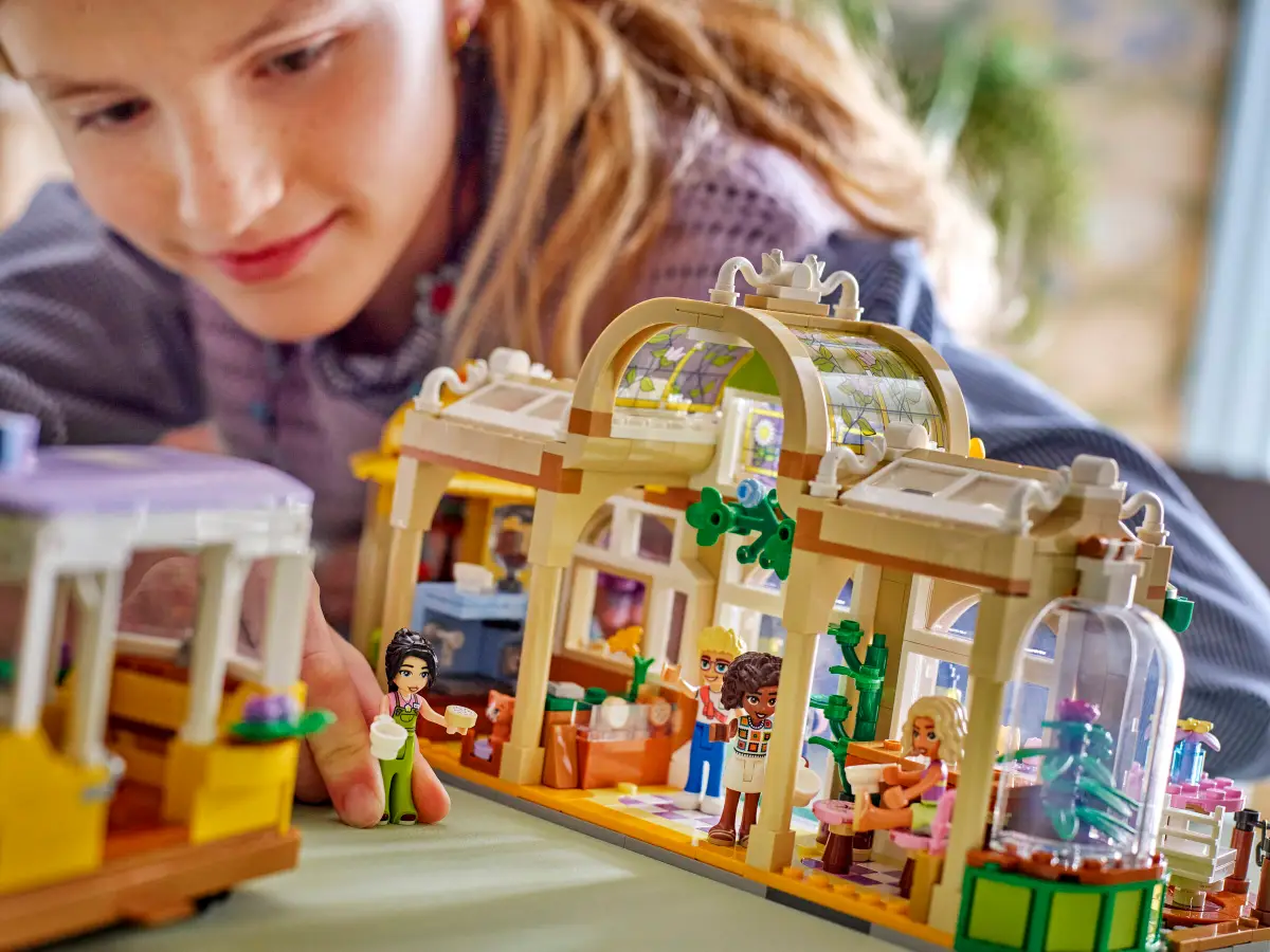 Lego Friends Plant Cafe & Flower Shop 42671 - Image 4