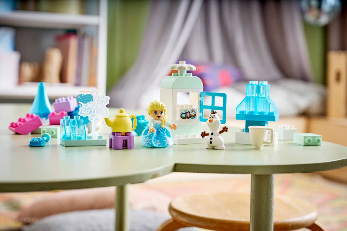 Lego Duplo Frozen Creative Box with Elisa and Olaf 10462 - Image 4