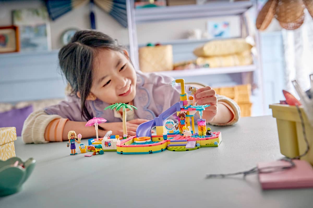 Lego Friends Fun Water Park Day 42676 - Image 4