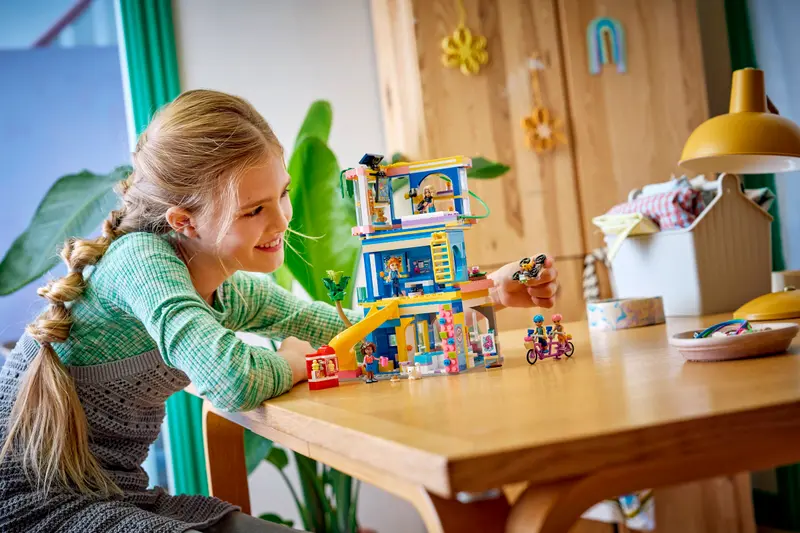 Lego Friends Heartlake City Friends Club House 42689 - Image 4