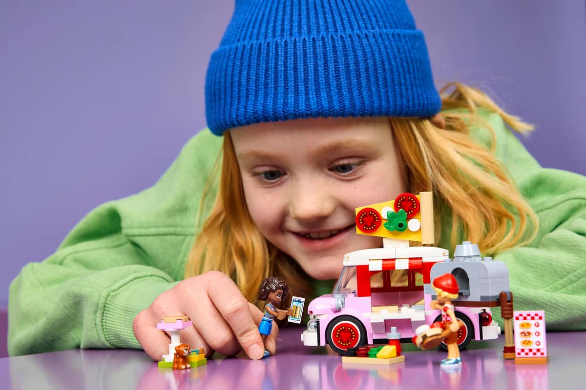 Lego Friends Pizza Truck 42694 - Image 4