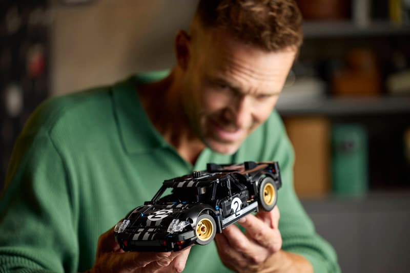 Lego Tech 1966 Ford GT40 MKII Race Car 42223 - Image 4