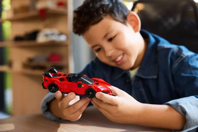 Lego SC Ferrari SF90 X Stradale Sports Car 77254 - Image 4