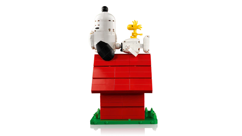 Lego Ideas Peanuts: Snoopy's Doghouse 21368 - Image 3
