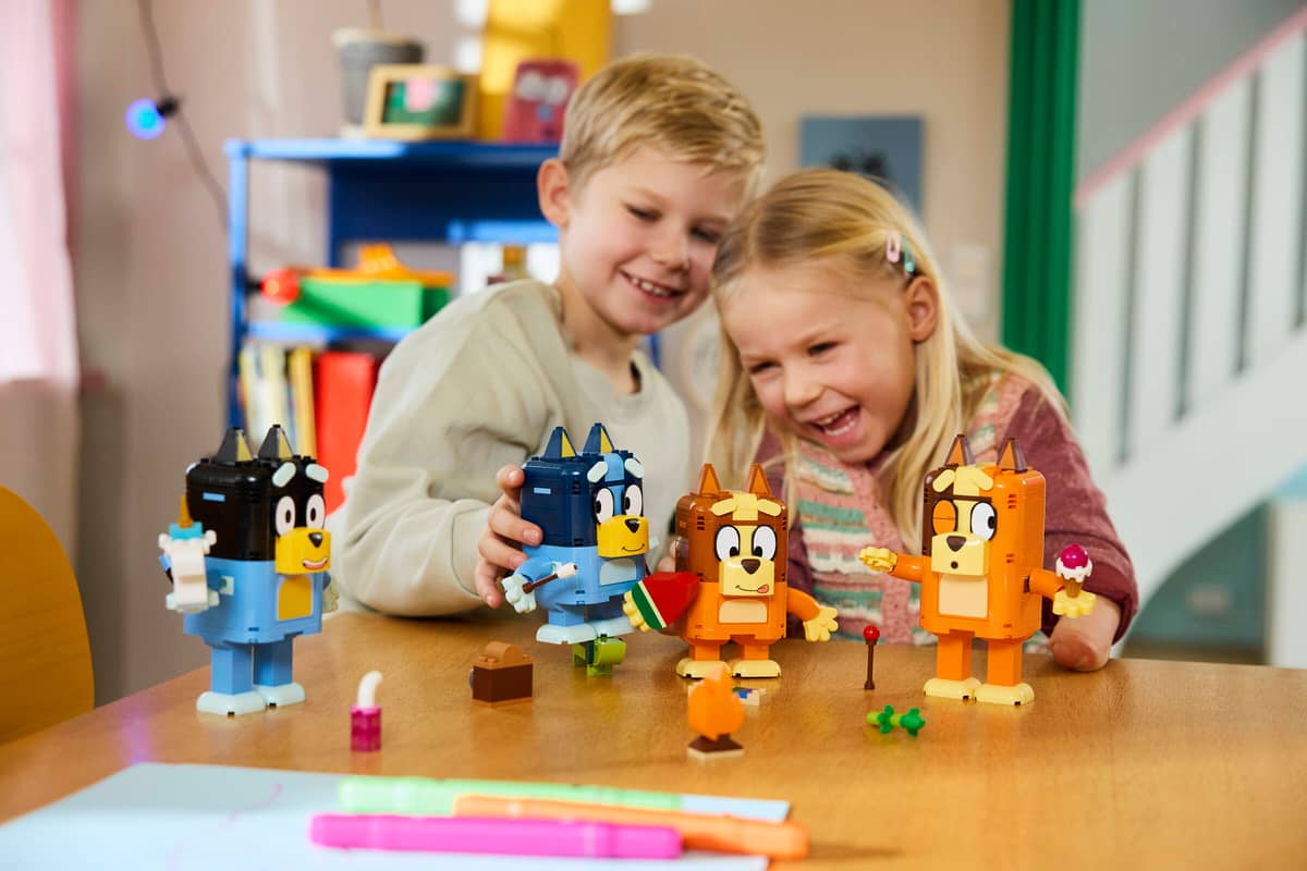 Lego Bluey Brick Built Bluey Family 11217 - Image 4