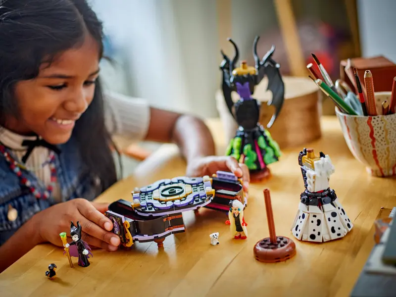Lego Disney Maleficent'sand Cruella's Dresses 43262 - Image 3