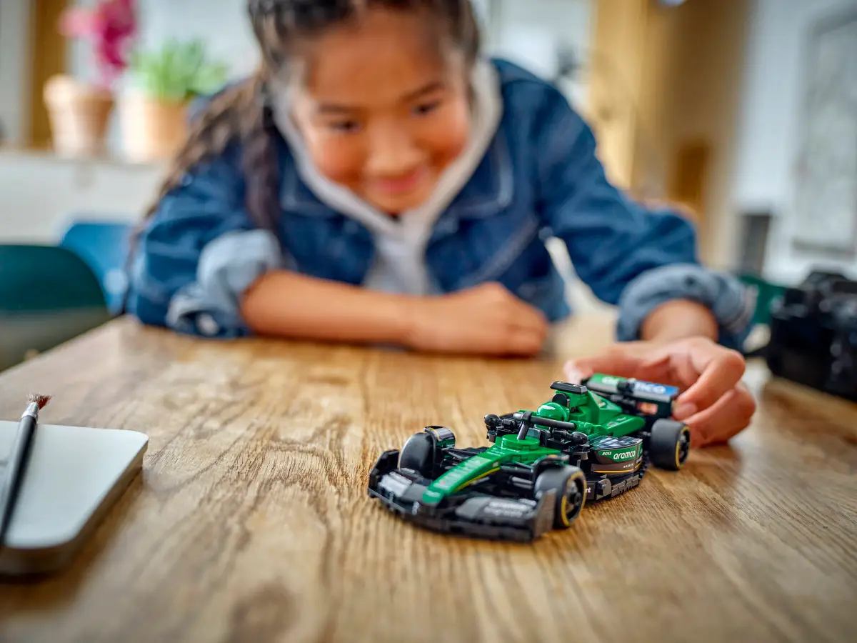 Lego SC Aston Martin F1 Race Car 77245 - Image 4